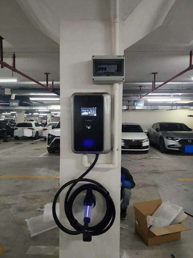 特斯拉的家用充电桩买品牌原装的充电桩还是买第三方充电桩?